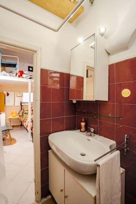 Apartment Loft Universita, Centro, Vicino Metro B, Wifi *